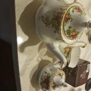 Old Country Rose Royal Albert tea set